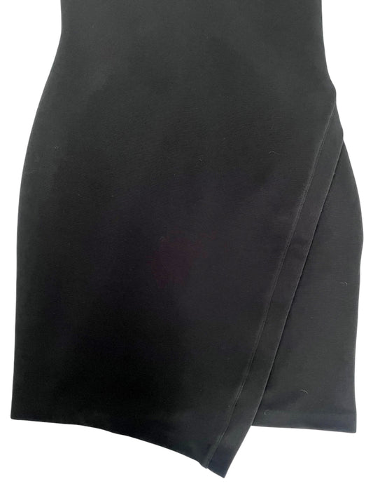 Vestido negro Guess ajustado con detalle cruzado – Talla S-M