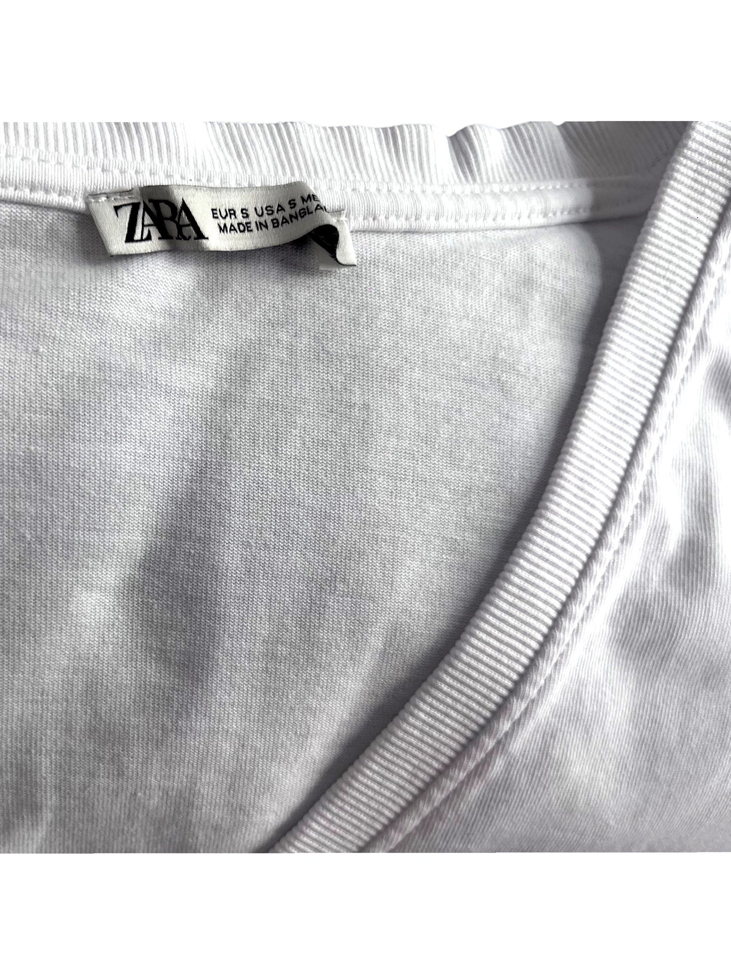 Camiseta blanca escote en V Zara – Talla S