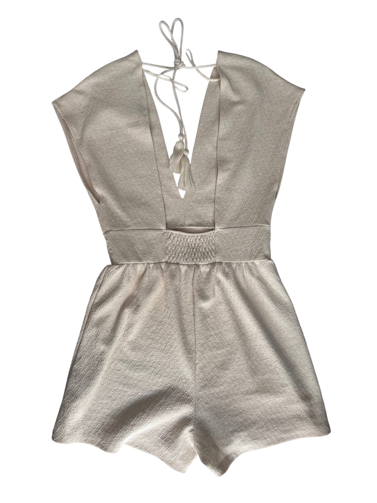 Mono corto Zara marfil con bordado floral y escote profundo – Talla M