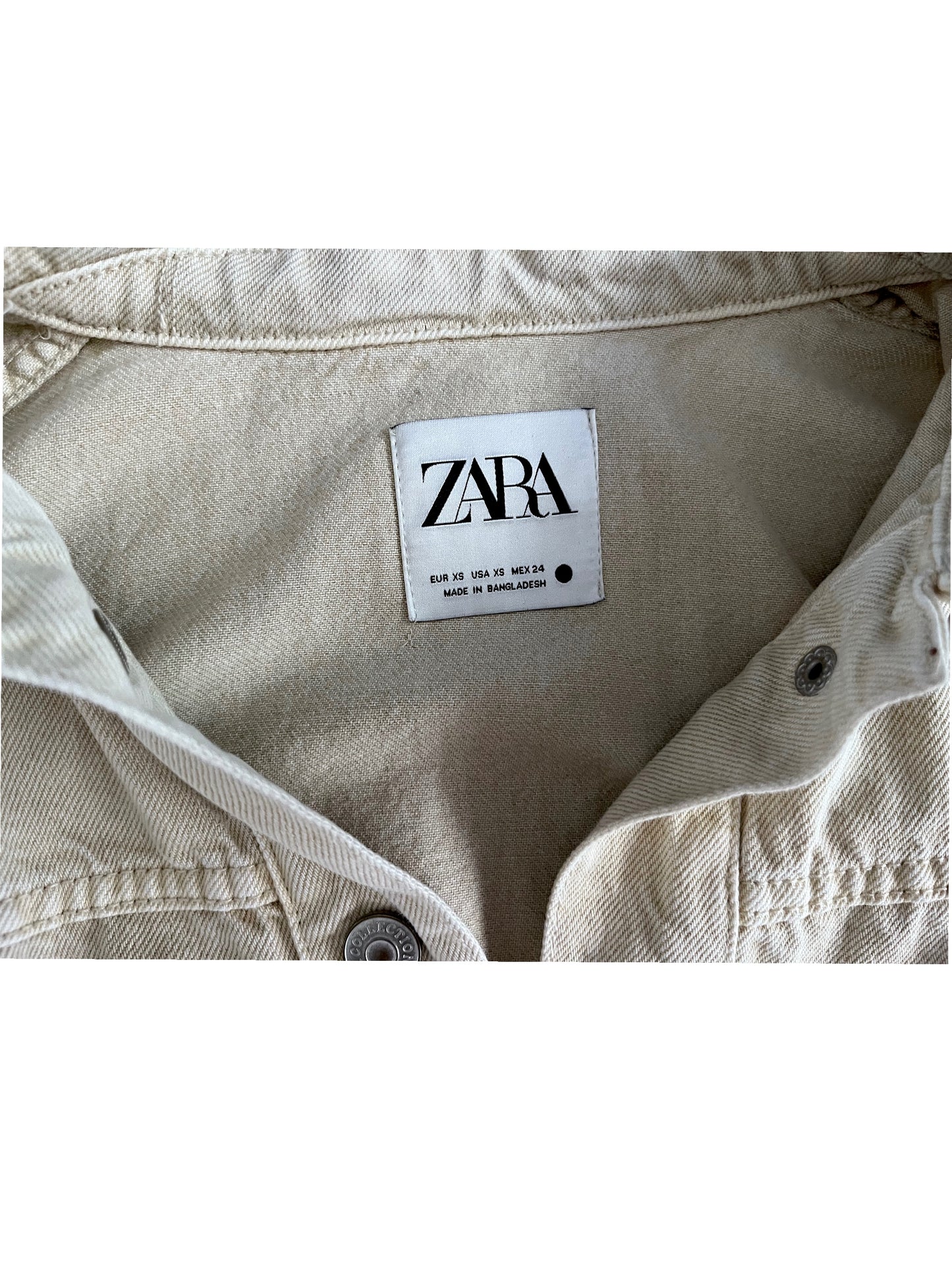 Chaqueta corta beige con bolsillos Zara – Talla S-M